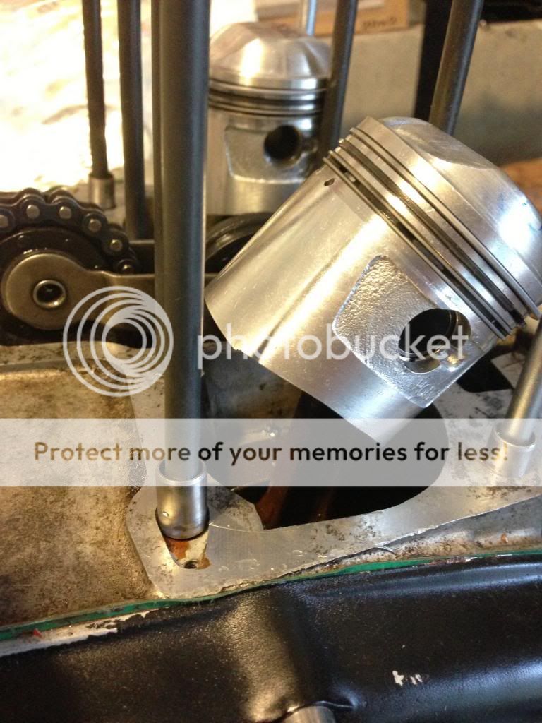 Clarification on CL175 cylinder alignment dowels Honda Twins