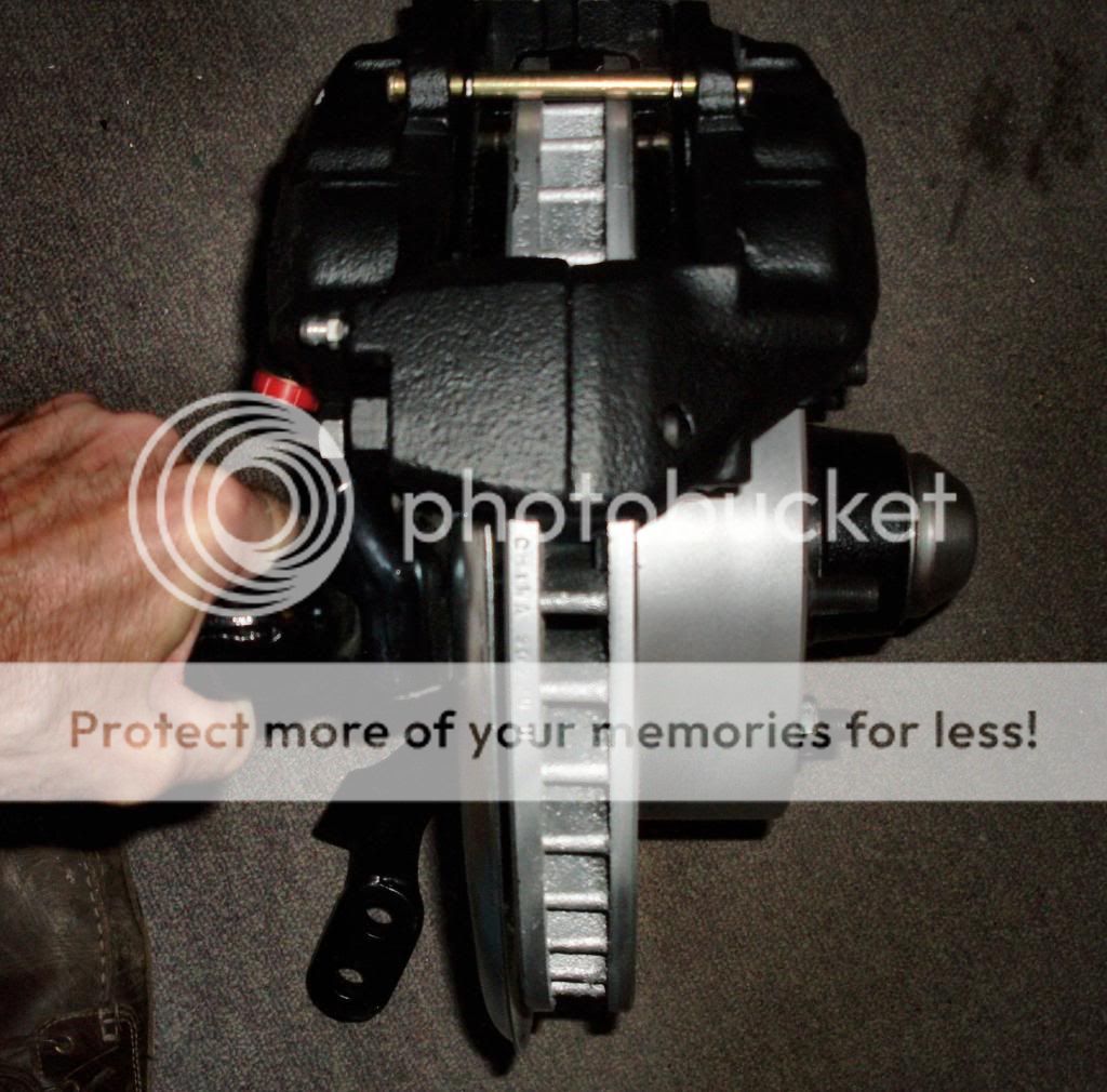 Left and right side brake calipers front. Marking must be wrong