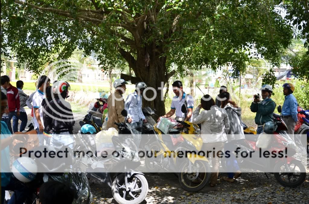 [Doves Club] Mang trung thu về với trẻ em nghèo huyện Đức Huệ - Long An