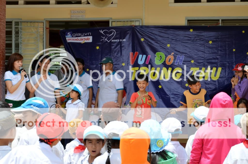 [Doves Club] Mang trung thu về với trẻ em nghèo huyện Đức Huệ - Long An - 11