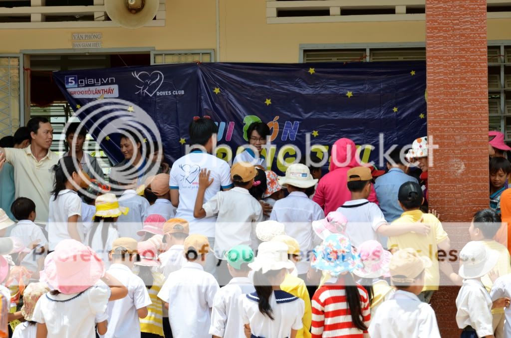 [Doves Club] Mang trung thu về với trẻ em nghèo huyện Đức Huệ - Long An - 12