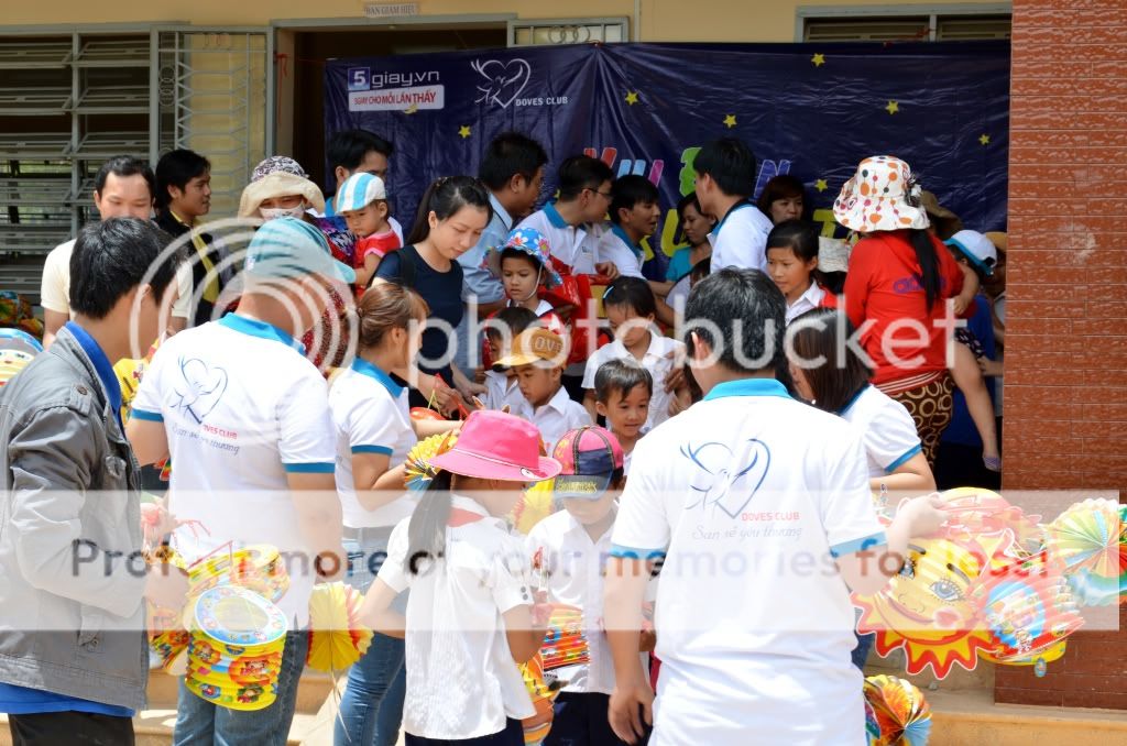 [Doves Club] Mang trung thu về với trẻ em nghèo huyện Đức Huệ - Long An - 18